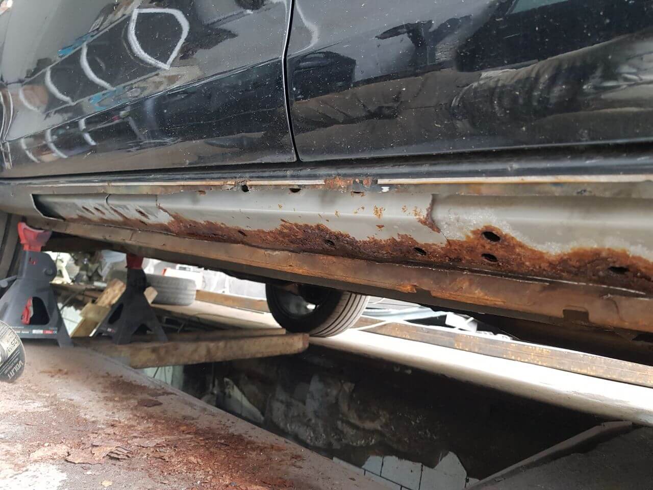 Пример ржавых порогов авто